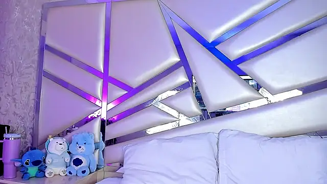 Snapshot of Miia002 chatting on October 2, 2025, 3:21 am Miia002 online show from October 2, 2025, 3:21 am