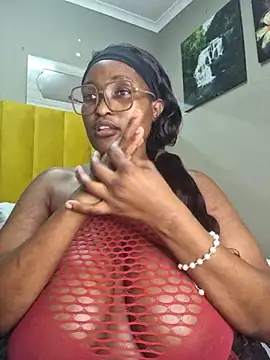 Snapshot of Bustygoddess32 chatting on February 28, 2025, 6:10 am Bustygoddess32 online show from February 28, 2025, 6:10 am