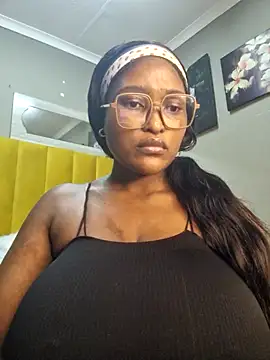 Snapshot of Bustygoddess32 chatting on March 5, 2025, 3:29 am Bustygoddess32 online show from March 5, 2025, 3:29 am