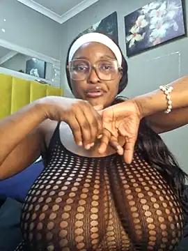 Snapshot of Bustygoddess32 chatting on February 27, 2025, 12:57 am Bustygoddess32 online show from February 27, 2025, 12:57 am