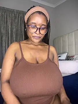 Snapshot of Bustygoddess32 chatting on October 14, 2025, 10:31 pm Bustygoddess32 online show from October 14, 2025, 10:31 pm