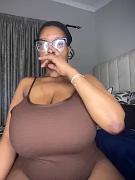 Snapshot of Bustygoddess32 chatting on October 16, 2025, 8:28 pm Bustygoddess32 online show from October 16, 2025, 8:28 pm