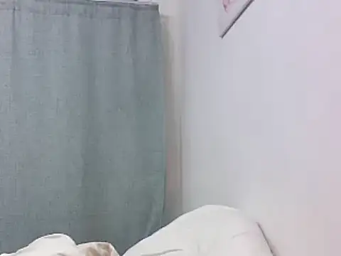 Snapshot of Sexxybella27 chatting on March 13, 2025, 10:21 pm Sexxybella27 online show from March 13, 2025, 10:21 pm