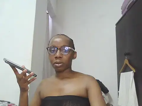 Sexxybella27 online show from November 9, 2025, 7:40 pm