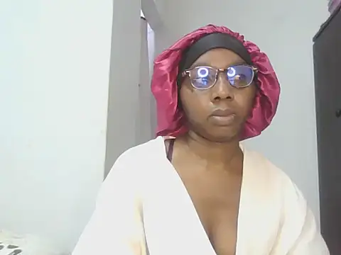 Snapshot of Sexxybella27 chatting on September 30, 2025, 2:17 am Sexxybella27 online show from September 30, 2025, 2:17 am