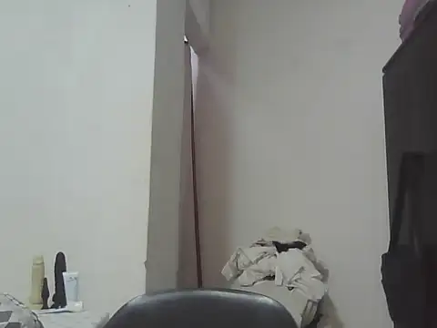 Snapshot of Sexxybella27 chatting on October 28, 2025, 6:07 pm Sexxybella27 online show from October 28, 2025, 6:07 pm