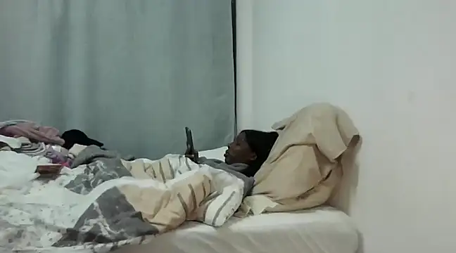 Snapshot of Sexxybella27 chatting on March 18, 2025, 1:24 am Sexxybella27 online show from March 18, 2025, 1:24 am