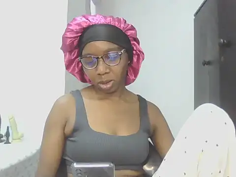 Snapshot of Sexxybella27 chatting on October 30, 2025, 7:33 pm Sexxybella27 online show from October 30, 2025, 7:33 pm