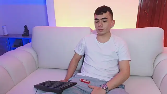 Snapshot of Jey_keler1 chatting on September 23, 2025, 11:01 pm Jey keler1 online show from September 23, 2025, 11:01 pm