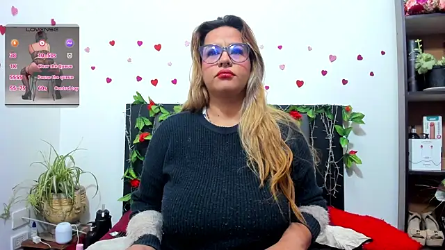 hazel 34 online show from October 29, 2025, 8:24 am