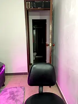 Snapshot of Charlotte_cutee18 chatting on September 30, 2025, 6:08 am Charlotte cutee18 online show from September 30, 2025, 6:08 am