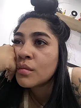 Snapshot of Charlotte_cutee18 chatting on October 20, 2025, 12:02 am Charlotte cutee18 online show from October 20, 2025, 12:02 am