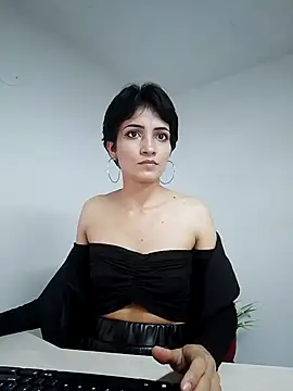 Hannaaaa   online show from December 6, 2024, 8:56 pm