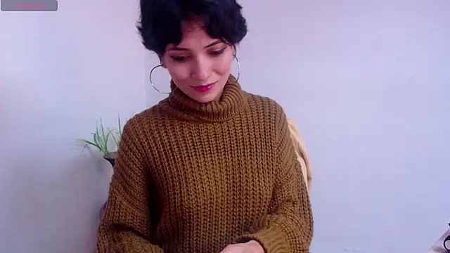 Hannaaaa   online show from December 19, 2024, 4:35 pm
