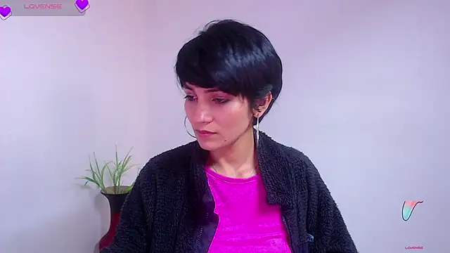 Hannaaaa   online show from January 4, 2025, 5:26 pm