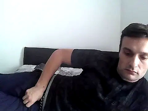 suarez1235 online show from November 30, 2025, 11:11 am