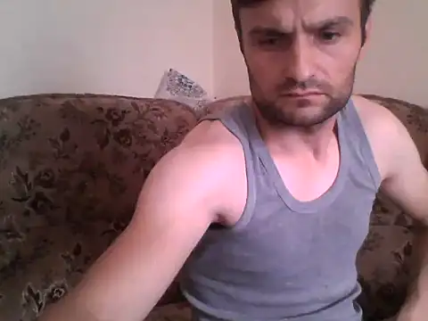 Snapshot of suarez1235 chatting on July 6, 2026, 3:14 pm suarez1235 online show from July 6, 2026, 3:14 pm