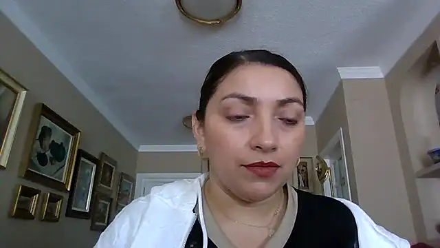 claudia online show from April 6, 2026, 11:44 am