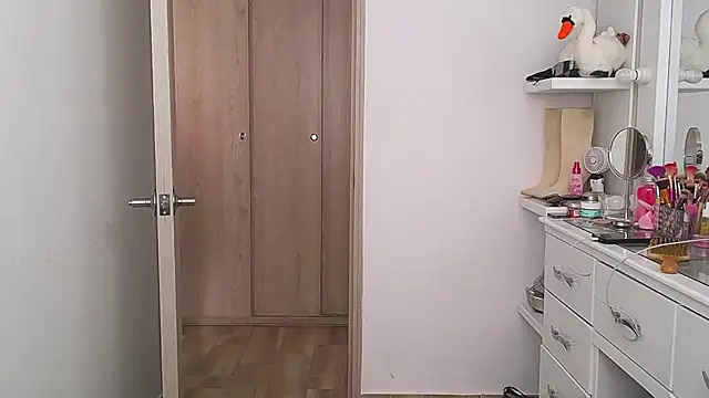 Barbie girl 69 online show from February 6, 2026, 4:25 pm