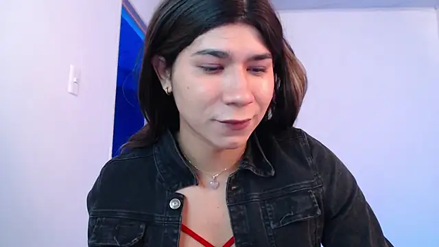 Snapshot of Moon_Foxxy chatting on June 20, 2026, 4:56 pm Moon Foxxy online show from June 20, 2026, 4:56 pm