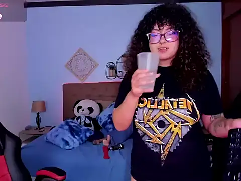 julieth love  online show from October 10, 2025, 11:27 pm