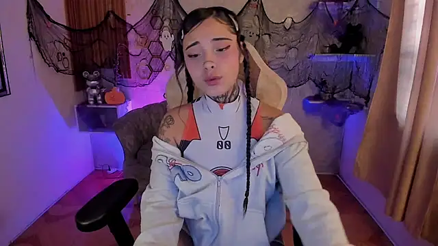 mia catt05 online show from October 25, 2025, 4:40 pm