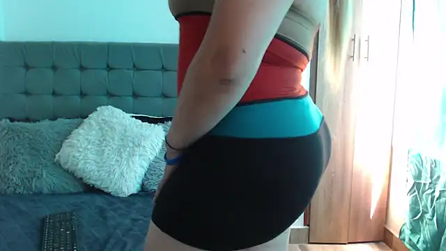 ChristinMooree online show from January 17, 2025, 5:19 pm