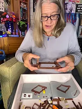 Snapshot of TrenaAnne chatting on October 10, 2025, 4:24 am TrenaAnne online show from October 10, 2025, 4:24 am