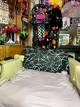 Snapshot of TrenaAnne chatting on September 26, 2025, 2:02 pm TrenaAnne online show from September 26, 2025, 2:02 pm