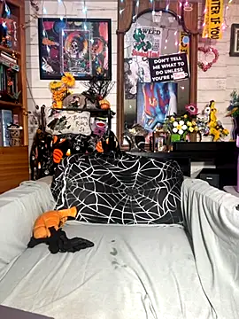 Snapshot of TrenaAnne chatting on October 20, 2025, 2:50 pm TrenaAnne online show from October 20, 2025, 2:50 pm