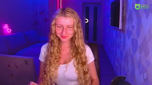 Snapshot of AmaliaQueen chatting on October 4, 2025, 3:35 pm AmaliaQueen online show from October 4, 2025, 3:35 pm