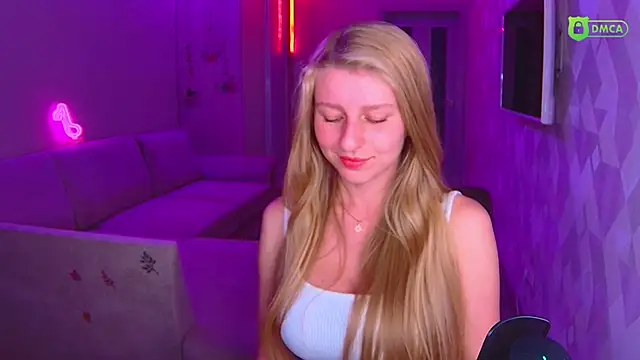 Snapshot of AmaliaQueen chatting on November 8, 2025, 2:53 pm AmaliaQueen online show from November 8, 2025, 2:53 pm