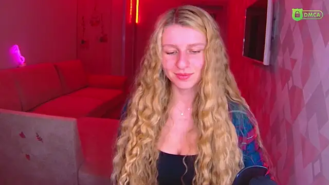 AmaliaQueen online show from December 1, 2025, 3:02 pm