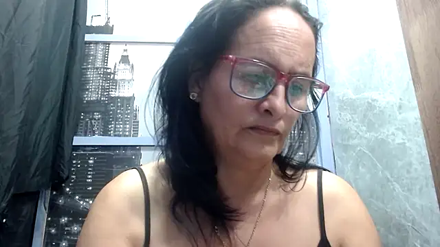 Nastylatinaxxx online show from October 3, 2025, 2:48 am