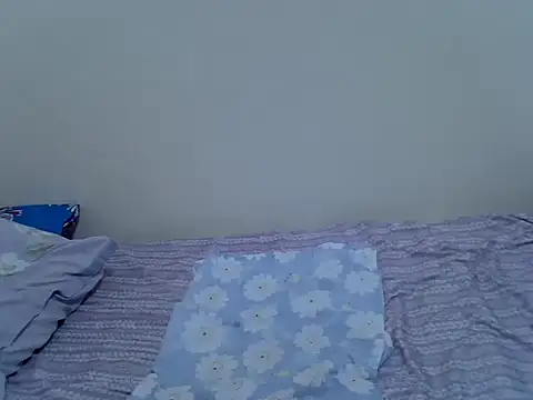 pretty leila2 online show from December 1, 2025, 3:13 pm