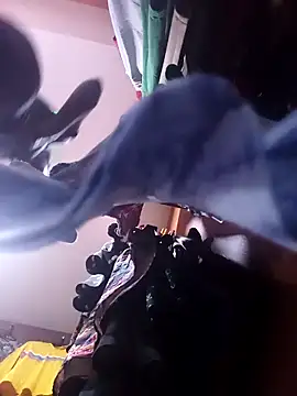 The-Peach-Flexer online show from November 11, 2025, 4:24 pm