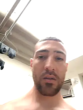 sebasxx97 online show from November 4, 2025, 1:37 pm