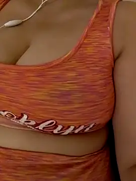 Snapshot of Zanoba-16 chatting on September 19, 2025, 8:13 pm Zanoba-16 online show from September 19, 2025, 8:13 pm