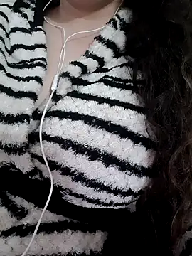 Snapshot of Zanoba-16 chatting on March 21, 2025, 11:33 am Zanoba-16 online show from March 21, 2025, 11:33 am