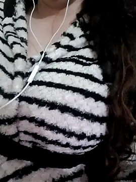 Snapshot of Zanoba-16 chatting on March 22, 2025, 1:43 am Zanoba-16 online show from March 22, 2025, 1:43 am