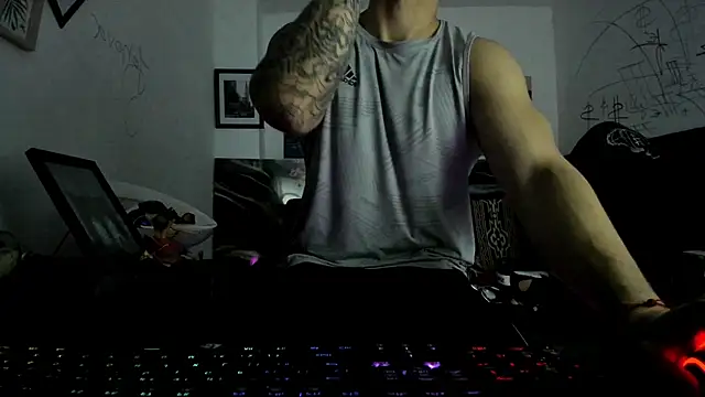 Snapshot of Sisoyalejo420 chatting on October 29, 2025, 7:02 pm Sisoyalejo420 online show from October 29, 2025, 7:02 pm