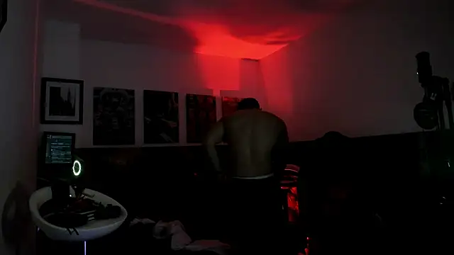 Snapshot of Sisoyalejo420 chatting on October 6, 2025, 10:21 pm Sisoyalejo420 online show from October 6, 2025, 10:21 pm