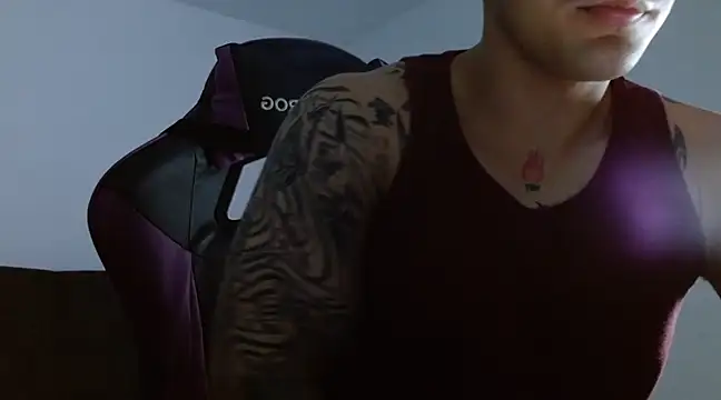 Snapshot of Sisoyalejo420 chatting on March 21, 2025, 5:00 am Sisoyalejo420 online show from March 21, 2025, 5:00 am