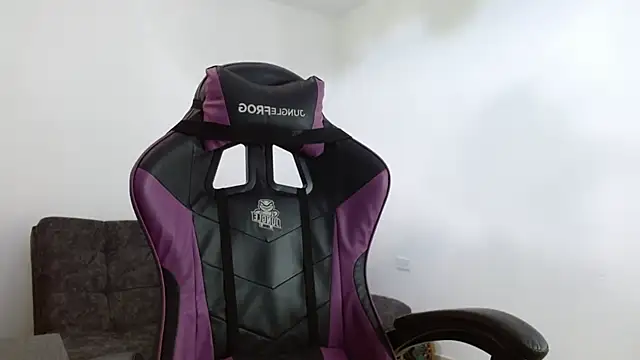 Snapshot of Sisoyalejo420 chatting on March 15, 2025, 6:21 pm Sisoyalejo420 online show from March 15, 2025, 6:21 pm