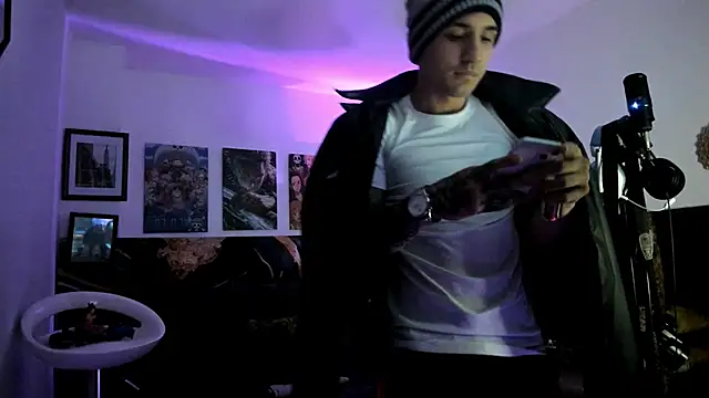 Snapshot of Sisoyalejo420 chatting on October 8, 2025, 2:46 am Sisoyalejo420 online show from October 8, 2025, 2:46 am