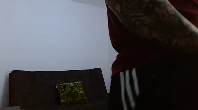 Snapshot of Sisoyalejo420 chatting on March 17, 2025, 7:02 am Sisoyalejo420 online show from March 17, 2025, 7:02 am