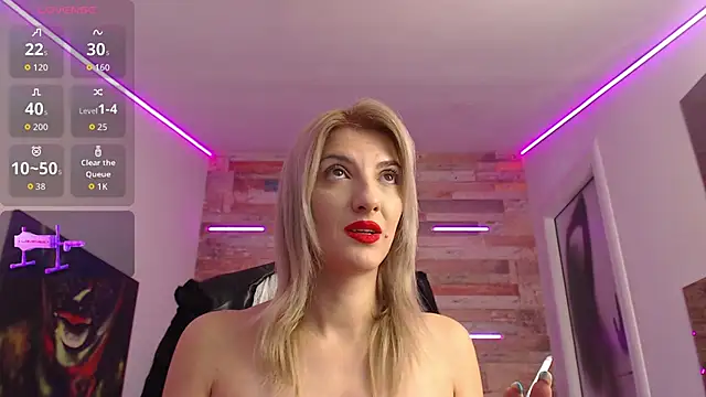 Snapshot of RileyLanna chatting on October 9, 2025, 3:29 am RileyLanna online show from October 9, 2025, 3:29 am