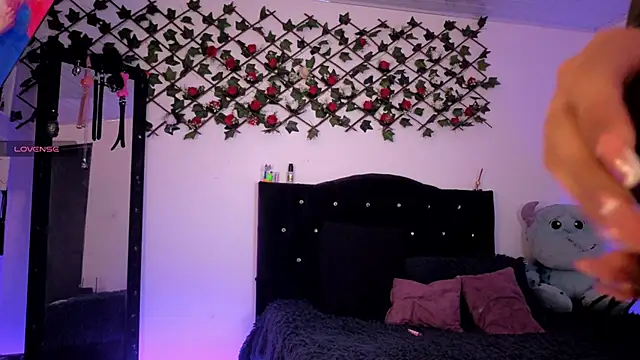 Alaia Asuka online show from April 10, 2026, 1:45 am