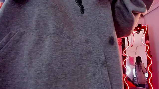 Snapshot of Alaia_Asuka chatting on September 15, 2025, 12:22 am Alaia Asuka online show from September 15, 2025, 12:22 am