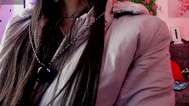 Snapshot of Alaia_Asuka chatting on September 13, 2025, 12:10 am Alaia Asuka online show from September 13, 2025, 12:10 am